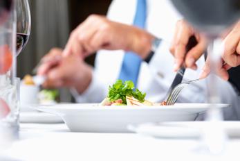 Wydatki na lunch w restauracji nie będą kosztem.