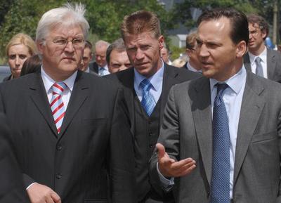 Minister Radosław Sikorski podczas wizyty w Löcknitz.
