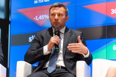 Drogo sprzedał: Altus TFI, założone przez Piotra Osieckiego, było
głównym beneficjentem sprzedaży EGB do GetBacku. Zdaniem prokuratury
cena było znacząco wyższa niż rzeczywista wartość spółki.