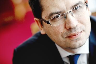 NA TRUDNY CZAS: — Funkcjonowanie firmy po śmierci właściciela, a przed powołaniem zarządcy sukcesyjnego to bardzo trudny czas dla przedsiębiorstwa. Celem przyszłych przepisów jest sprawienie, aby mogło ono zachować ciągłość. Stąd propozycja przepisów, umożliwiających wykonywanie w tym okresie bieżących, operacyjnych czynności — mówi Mariusz Haładyj, wiceminister rozwoju nadzorujący prace nad ustawą o zarządzie sukcesyjnym.