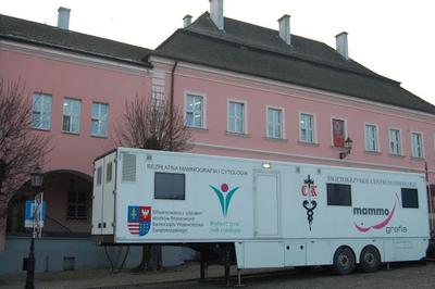 W sierpniu Świętokrzyskie Centrum onkologii organizuje bezpłatne badania
przesiewowe dla kobiet.